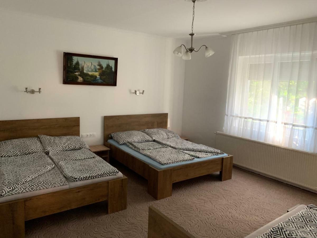 Viktor Apartmanház Zamárdi Exterior foto